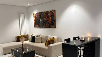 Apartemen, 1 kamar tidur, Boleh Merokok, balkon | Ruang keluarga