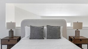 Apartament (1 Bedroom) | 1 dormitori, decoració individual, mobiliari individual i escriptori 
