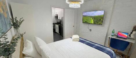 Comfort-Apartment, Stadtblick | Verdunkelungsvorhänge, Bügeleisen/Bügelbrett, kostenloses WLAN