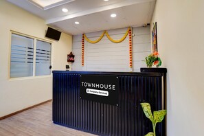 House | Reception - Deluxehotel Sunshine (Lucknow)