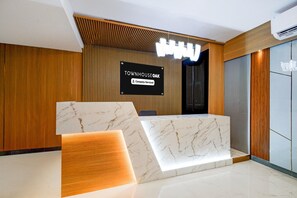 Quầy tiếp tân