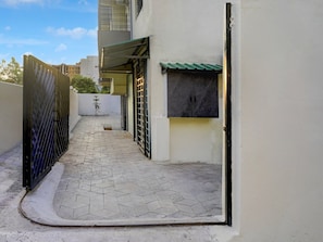 House | Reception