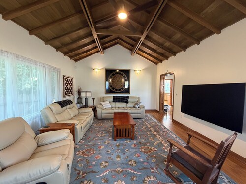 Charming private home perfectly located in the heart of Ferndale.