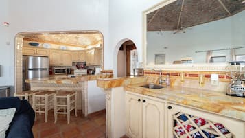 House, Multiple Beds, Balcony (Playa Sin Fin) | Private kitchen