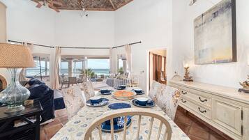 House, Multiple Beds, Balcony (Playa Sin Fin) | Dining