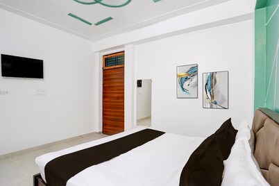 Super Hotel O Chandrika Devi