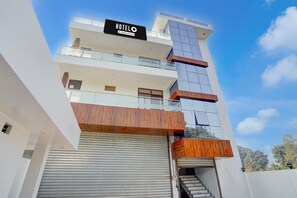 House | Exterior - Super Hotel O Chandrika Devi (Bakshi Ka Talab)