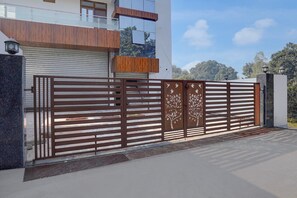 House | Exterior - Super Hotel O Chandrika Devi (Bakshi Ka Talab)