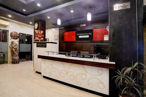 House | Reception - Super Townhouse Bani Park (Jaipur)
