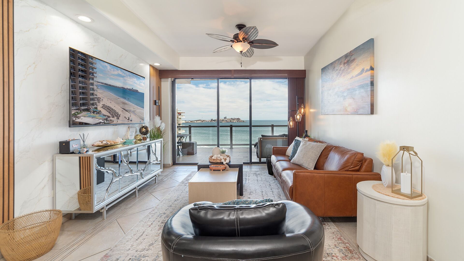 ชาเลท์, หลายเตียง, ระเบียง, วิวทะเล (Las Palomas Resort Cristal 803) | บริเวณนั่งเล่น