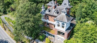 Elegant Castle for 12 Guests