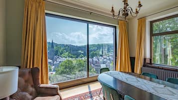 House | Tempat makan