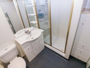 Shower - 1 Hilton Flats (Tenby)