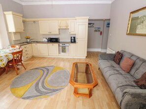 Living area - 1 Hilton Flats (Tenby)