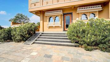 House | Reception