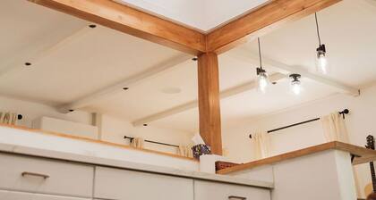 Spacious Home in Central Globe 3 BR near Downtown