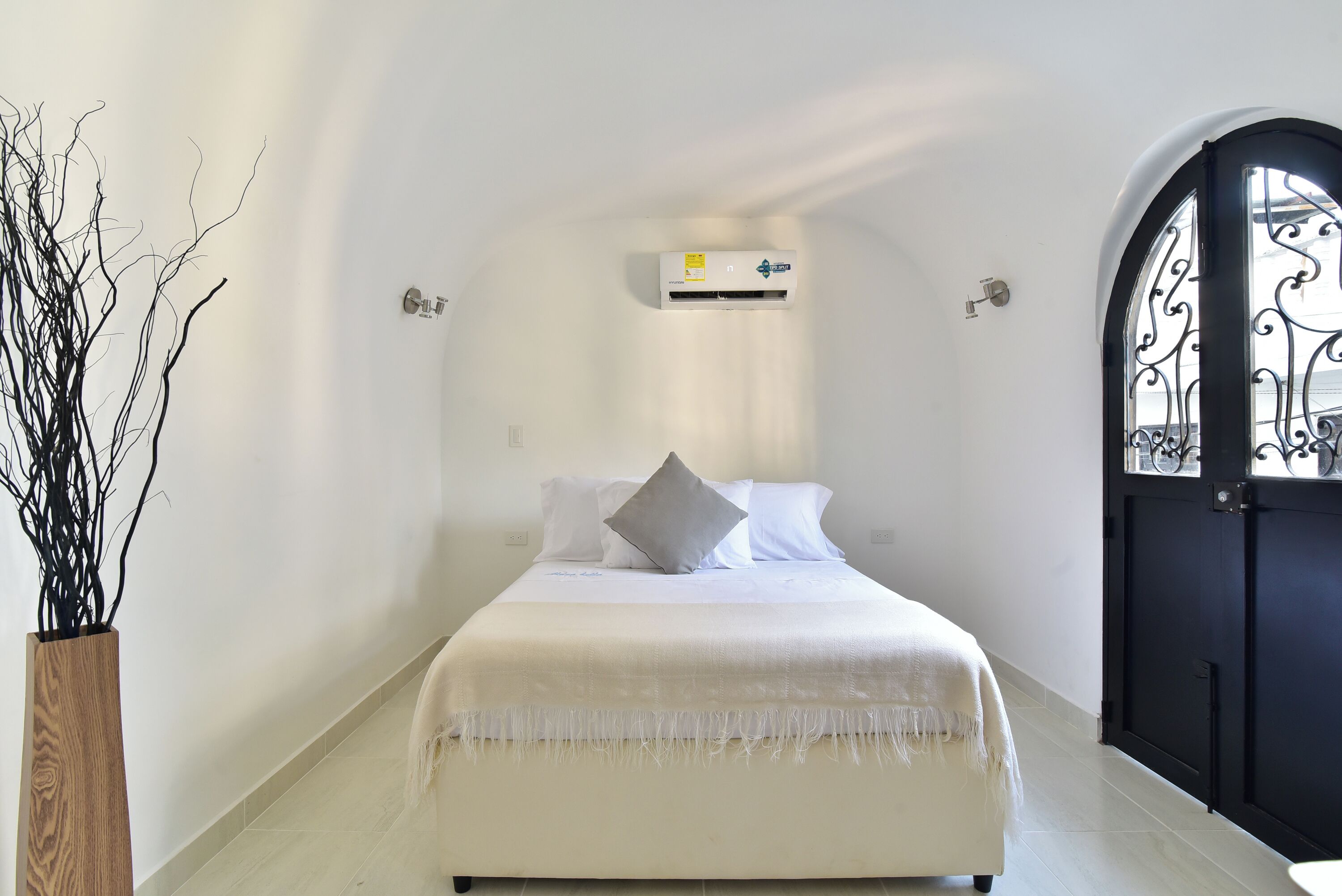 Eenvoudige loft, uitzicht op stad