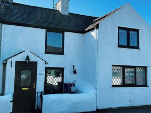 Exterior - Preswylfa (Cemaes Bay)