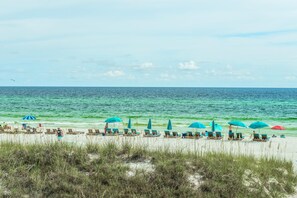 Apartment, 1 King-Bett und Schlafsofa (Latitude 29 #17) | Strand | Am Strand