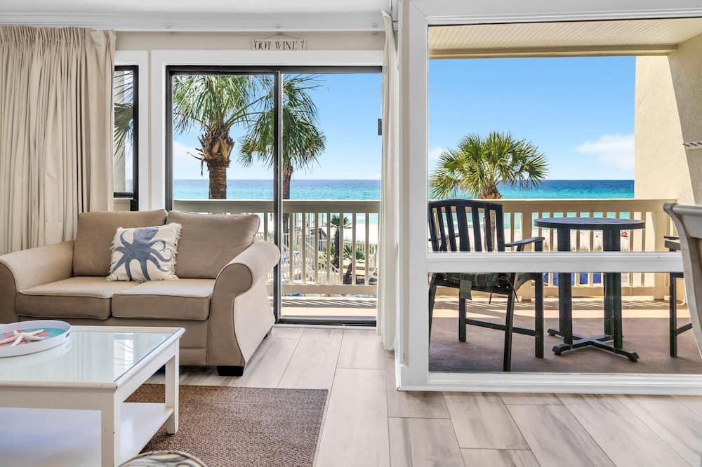 Latitude 29 #17 - Laguna Beach, FL