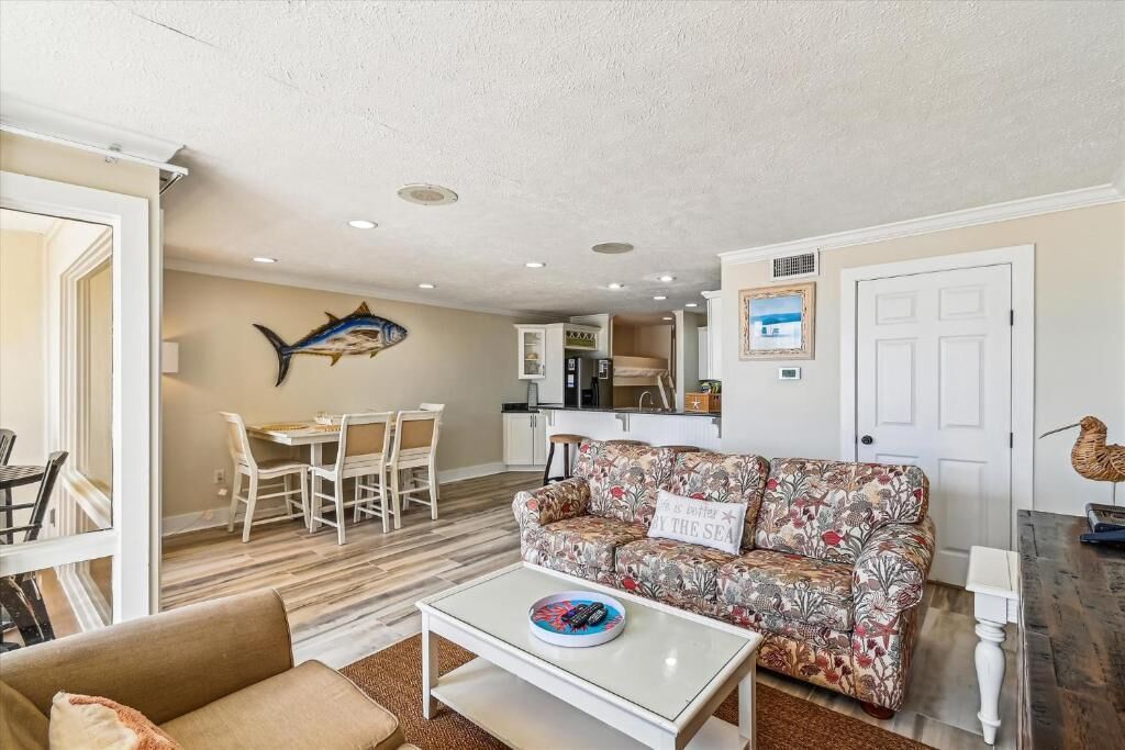 Condo, 1 King Bed with Sofa bed (Latitude 29 #17) | Living area