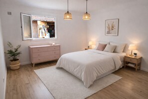 2 slaapkamers, een strijkplank/strijkijzer