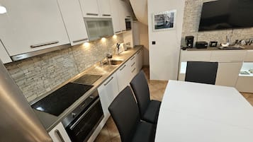 Apartment (Studio apartment Stone (ground floor)) | Private kitchen | Fridge