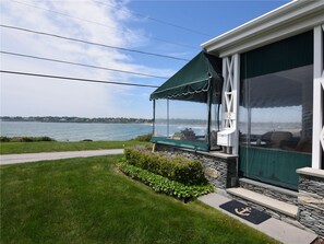 Exterior detail - Elegant beach cottage overlooking Easton's Beach within 2 miles to Newport, RI (Middletown)