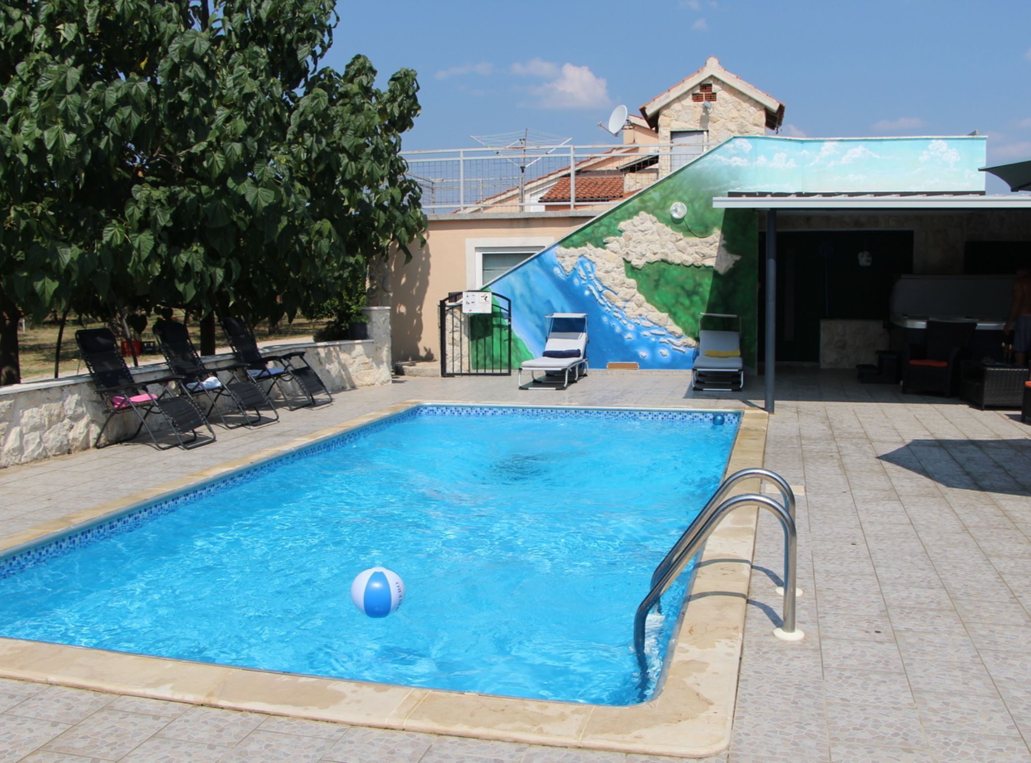 House (Five Bedrrom Holiday Home with Pool) | Pool | Outdoor pool, pool umbrellas, pool loungers