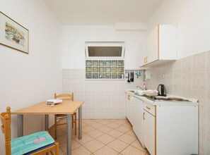 Apartemen (One bedroom apartment Marta) | Dapur pribadi