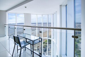 Floor plan - High Floor Meridian Tower - 3 Bedroom - Swansea (Swansea)