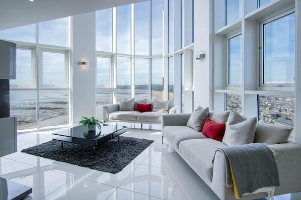 Front of property - High Floor Meridian Tower - 3 Bedroom - Swansea (Swansea)