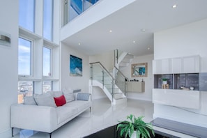 Floor plan - High Floor Meridian Tower - 3 Bedroom - Swansea (Swansea)