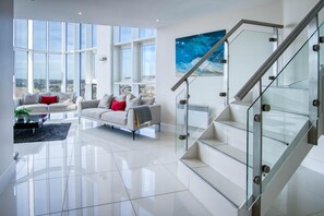 Floor plan - High Floor Meridian Tower - 3 Bedroom - Swansea (Swansea)