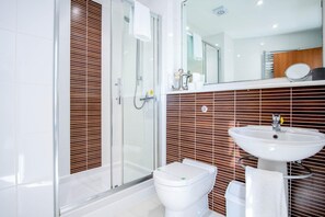 Buồng tắm vòi sen 
