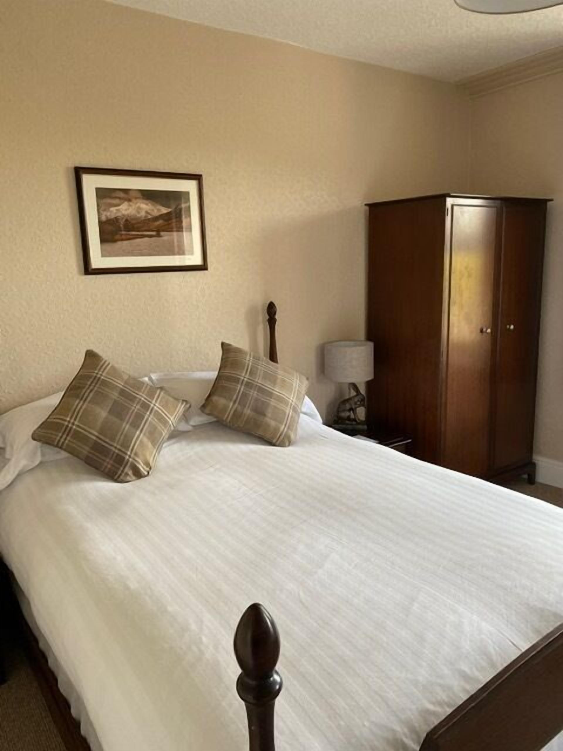 Kamar Double Standar, ensuite