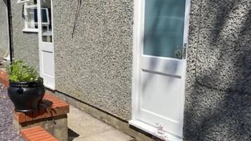 Family Studio Suite | Exterior detail