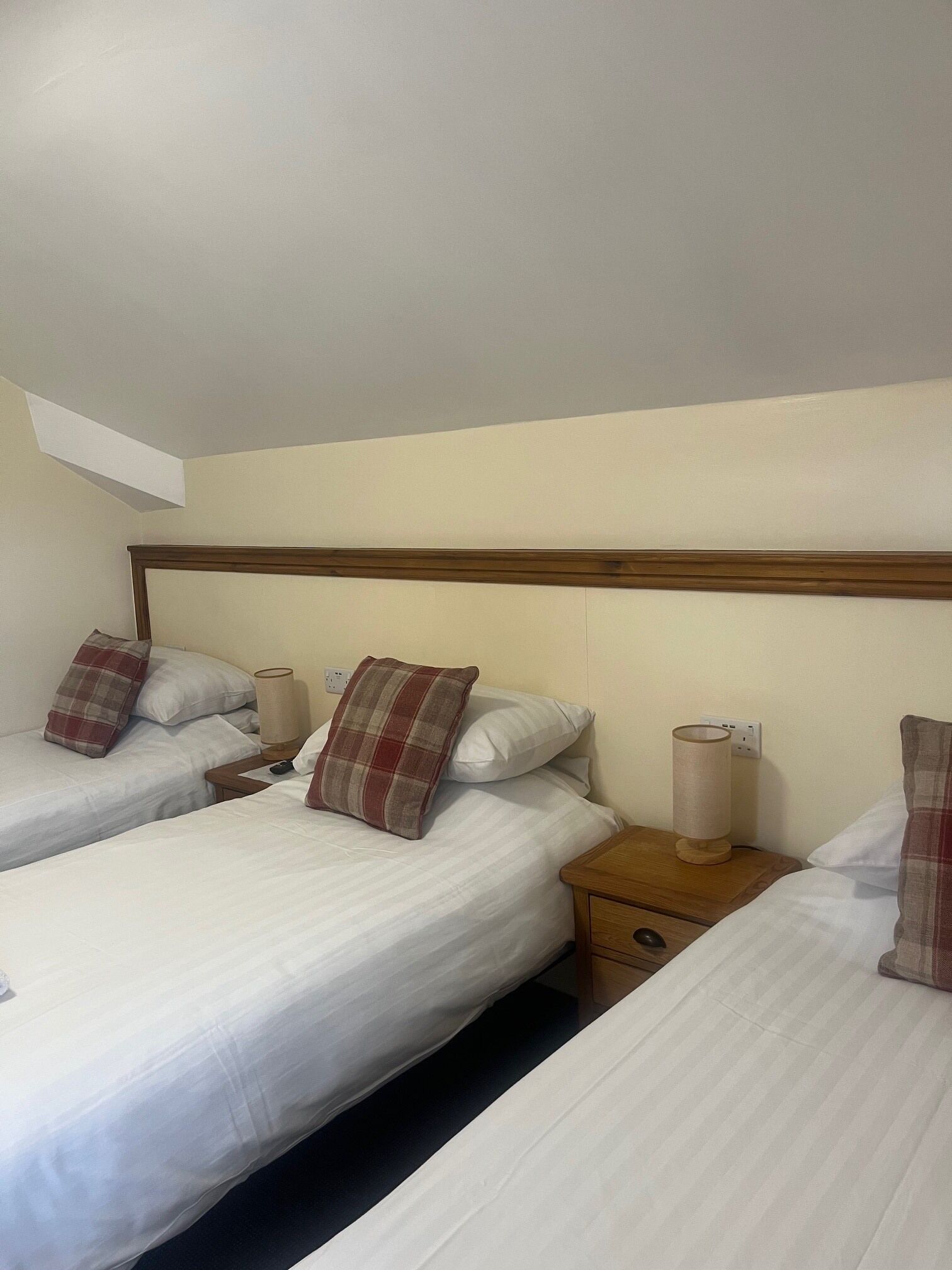 Kamar Triple Tradisional, ensuite