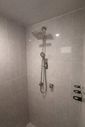 Hair dryer, towels, soap, toilet paper - BOWRA MILAN PROVIDENCIA, PRIVATE APARTMENT 2 (Guadalajara)