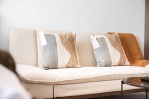 House - Free Housekeeping Visits During Your Stay - Stayshort - Relaxing Studio in Arjan That Sleeps 3 (Dubai)