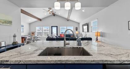 2nd Row, Full House, Easy Beach Access, NBA Jam & Shuffleboard