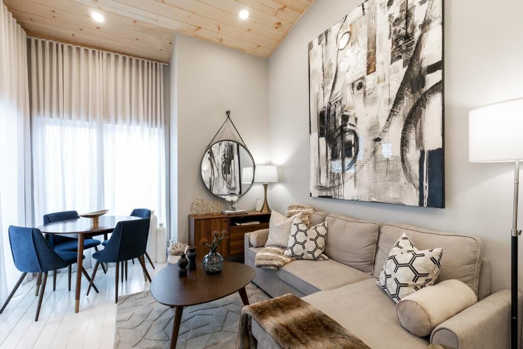 Apartment, Balcony, Mountain View | Living area