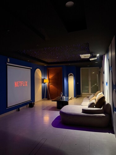 luxury 1 bed apartment with indoor cinema,starlights & cityview in centre of DHA