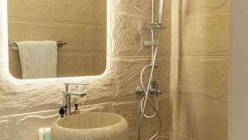 Dusche, Handtücher, Seife, Toilettenpapier