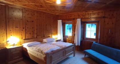 Unique 5-bedroom house in Lavin for your getaway