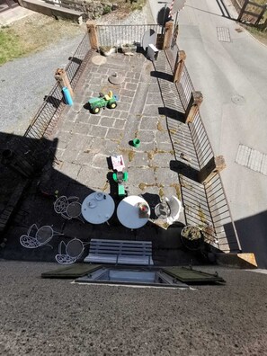 Terrace/patio - Unique 5-bedroom house in Lavin for your getaway (Zernez)