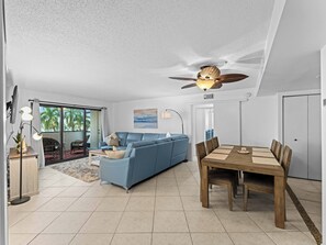 Interior - Cozy 2-bedroom condo with AC in tranquil Siesta Key (Siesta Key)