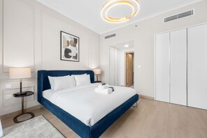 House - Free Housekeeping Visits During Your Stay - Stayshort - Elegant 1 Bedroom in JVC Sleeps 4 With Balcony (Dubai)