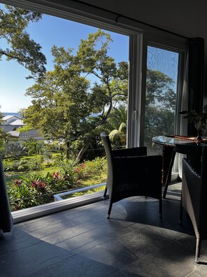 Interior - Blue Pearl 2Br Ocean View (Sandy Bay)