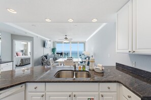Interior - Direct Beachfront condo in Gulf Shores! (Gulf Shores)